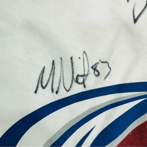 Colorado Avalanche Signed XL T Shirt #83 Matthew Nieto #37 J.T. Compher & Bernie - Picture 8 of 15